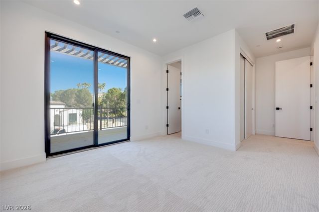 45 Bellissima Lago Court, Henderson, NV 89011