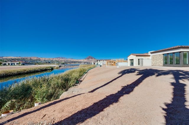 45 Bellissima Lago Court, Henderson, NV 89011