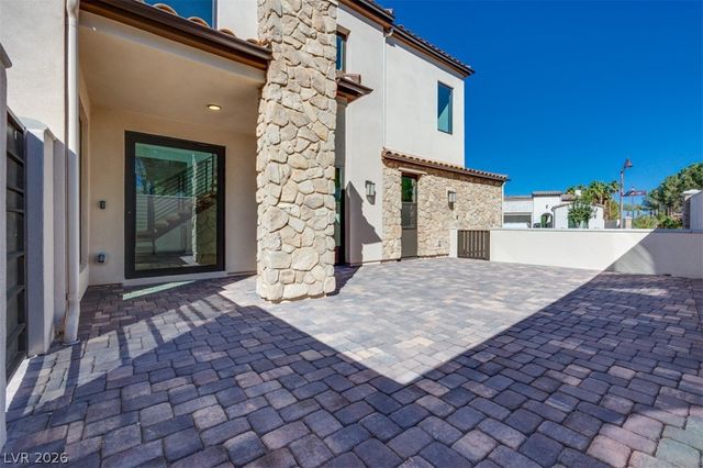 45 Bellissima Lago Court, Henderson, NV 89011