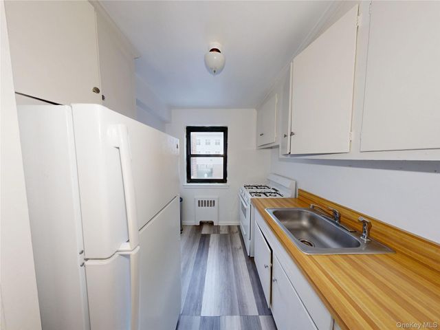 61 White Oak Street 3A, New Rochelle, NY 10801