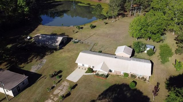 712 S Broad, Cowarts, AL 36321
