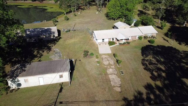 712 S Broad, Cowarts, AL 36321