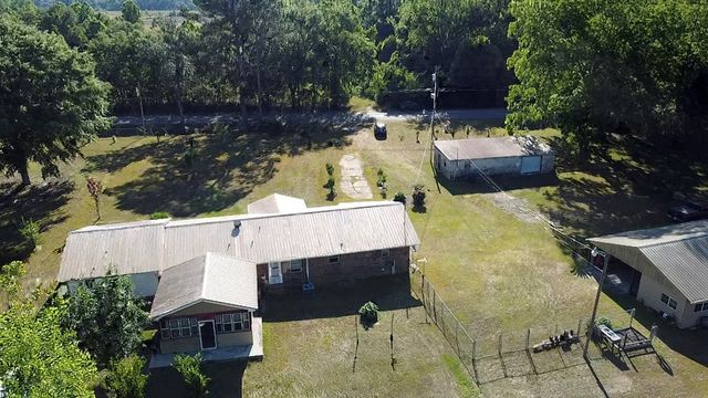 712 S Broad, Cowarts, AL 36321