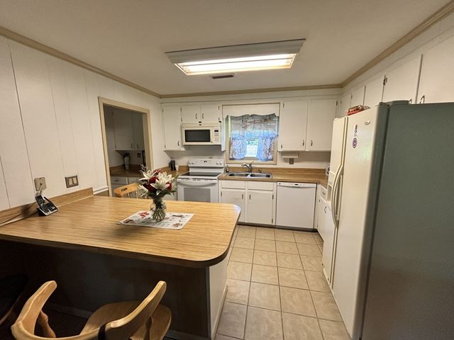 712 S Broad, Cowarts, AL 36321