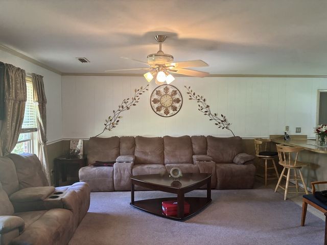 712 S Broad, Cowarts, AL 36321