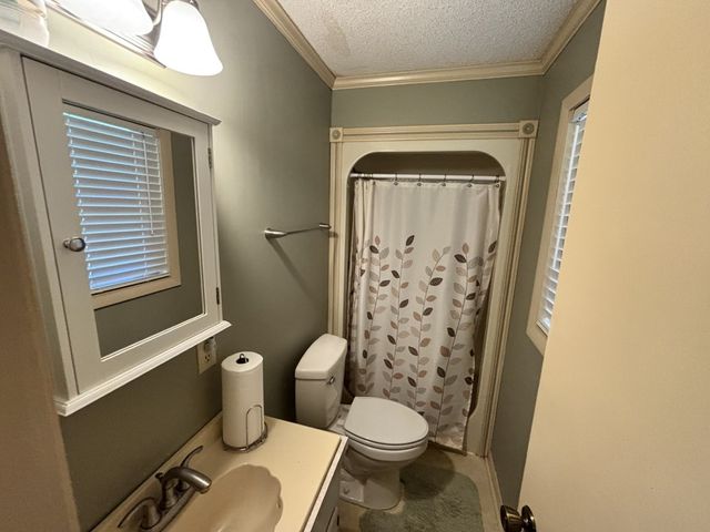 712 S Broad, Cowarts, AL 36321