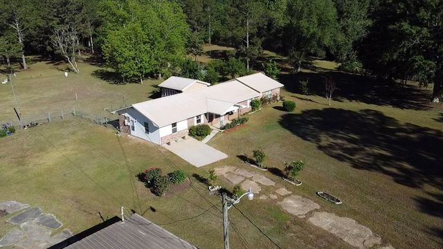 712 S Broad, Cowarts, AL 36321