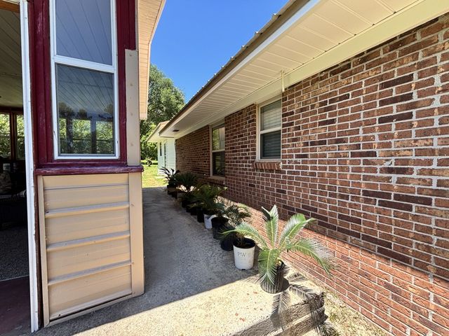 712 S Broad, Cowarts, AL 36321