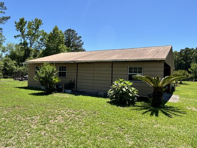 712 S Broad, Cowarts, AL 36321