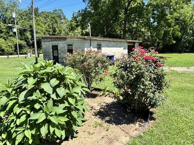 712 S Broad, Cowarts, AL 36321