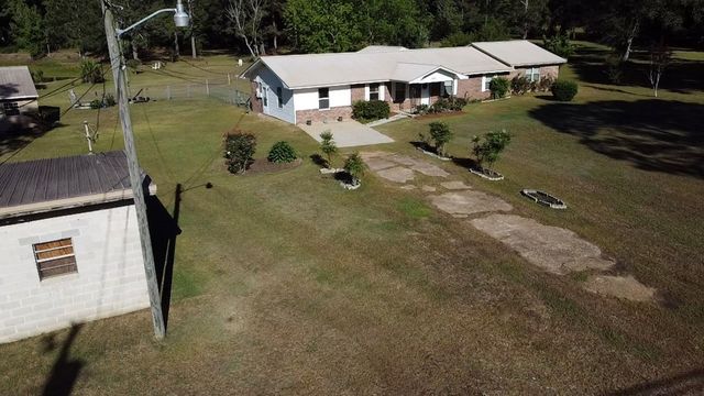712 S Broad, Cowarts, AL 36321