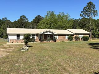 712 S Broad, Cowarts, AL 36321