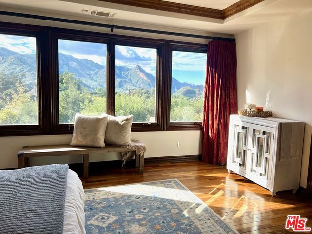 435 Woodbluff Road, Calabasas, CA 91302