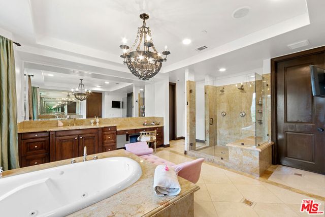 435 Woodbluff Road, Calabasas, CA 91302