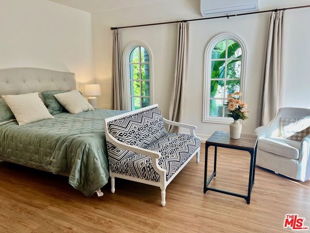 435 Woodbluff Road, Calabasas, CA 91302