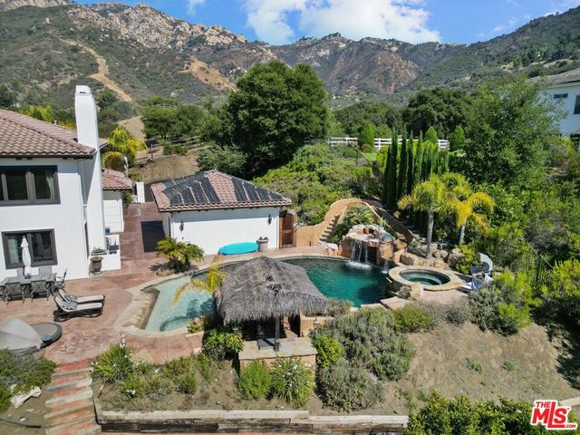 435 Woodbluff Road, Calabasas, CA 91302