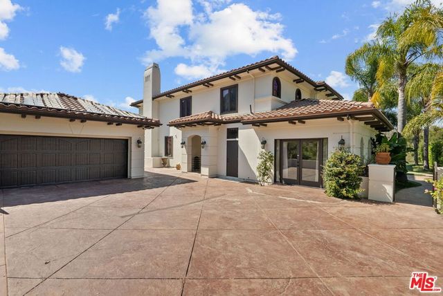 435 Woodbluff Road, Calabasas, CA 91302