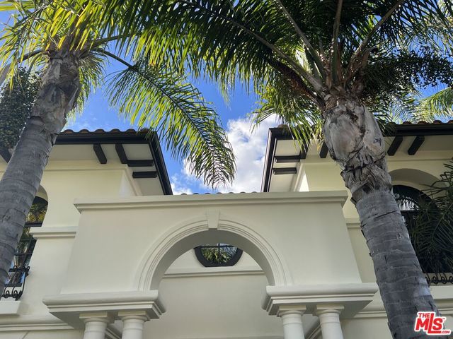 435 Woodbluff Road, Calabasas, CA 91302