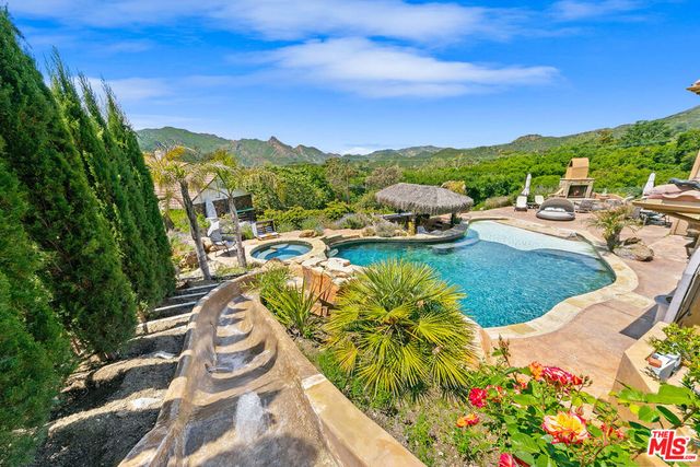 435 Woodbluff Road, Calabasas, CA 91302