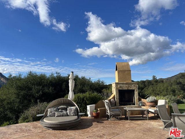 435 Woodbluff Road, Calabasas, CA 91302