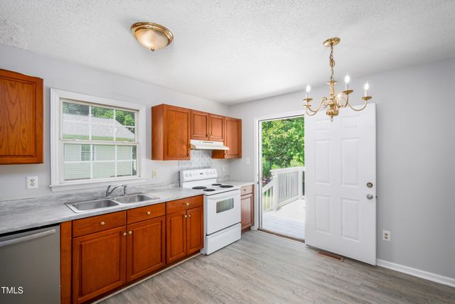 409 E Tenth Street, Siler City, NC 27344