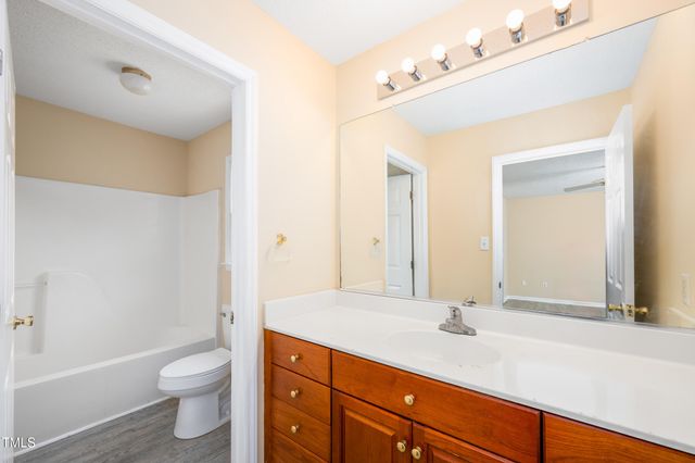 409 E Tenth Street, Siler City, NC 27344