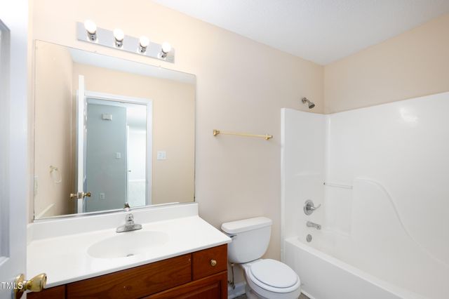 409 E Tenth Street, Siler City, NC 27344