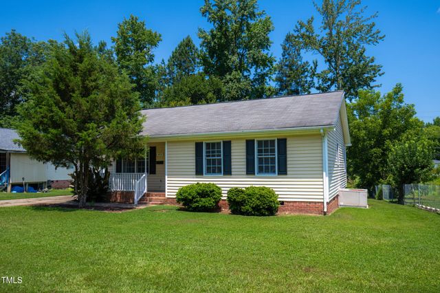 409 E Tenth Street, Siler City, NC 27344
