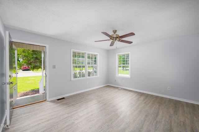409 E Tenth Street, Siler City, NC 27344