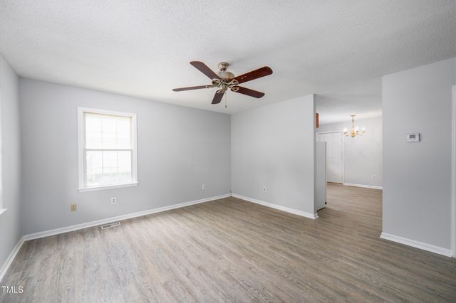 409 E Tenth Street, Siler City, NC 27344