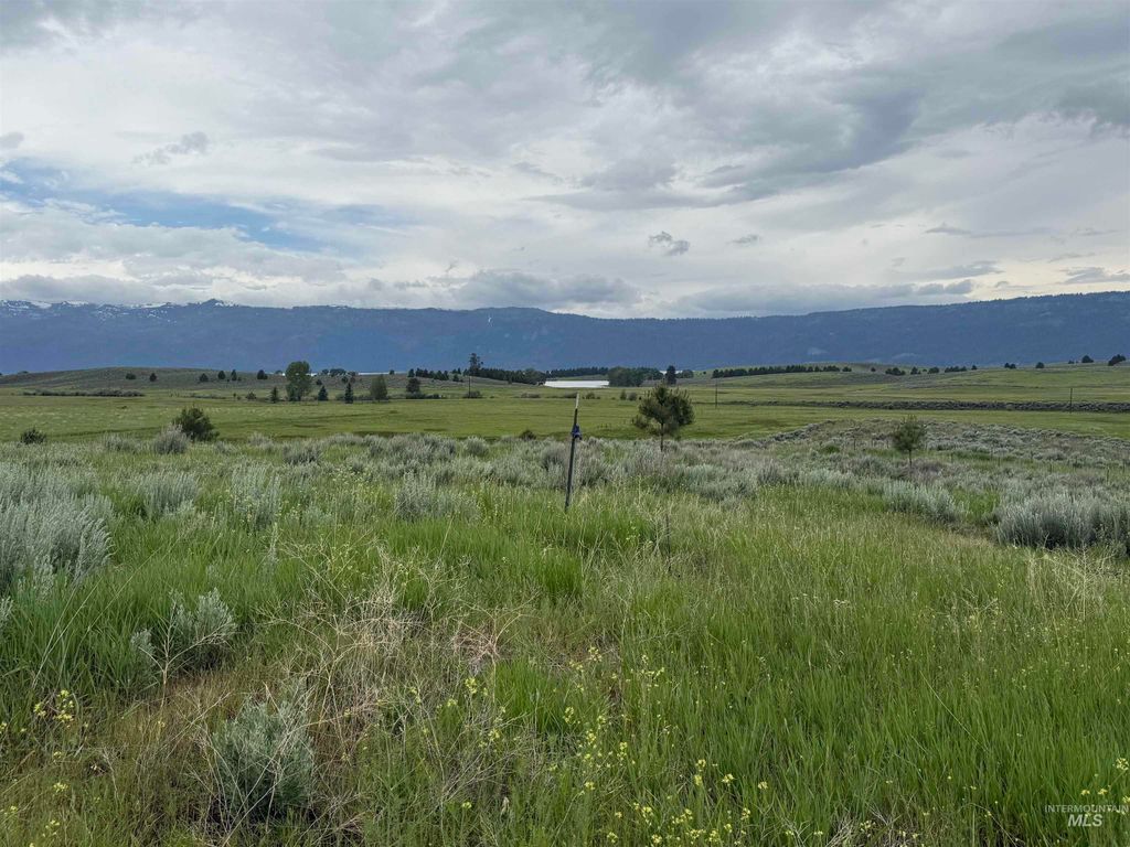 11 Stonebraker Ln, Cascade, ID 83611 photo 7