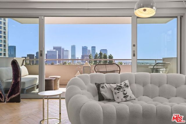 865 Comstock Avenue 7D, Los Angeles, CA 90024