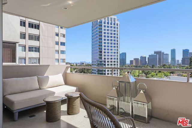 865 Comstock Avenue 7D, Los Angeles, CA 90024