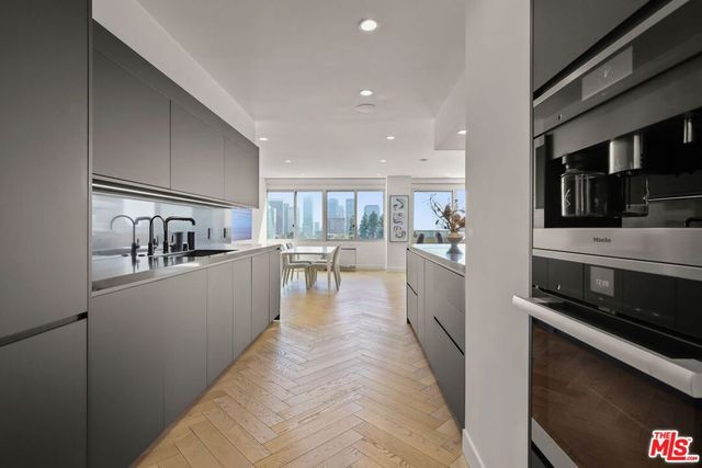 865 Comstock Avenue 7D, Los Angeles, CA 90024