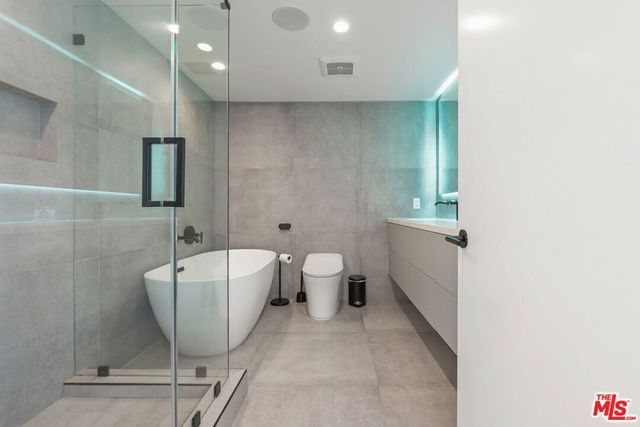 865 Comstock Avenue 7D, Los Angeles, CA 90024