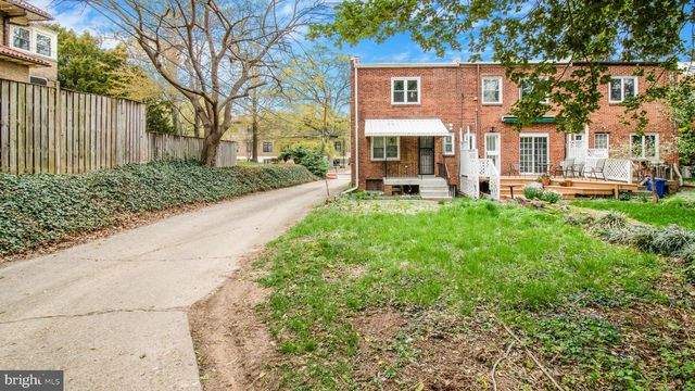 901 VARNUM ST NE, Washington, DC 20017