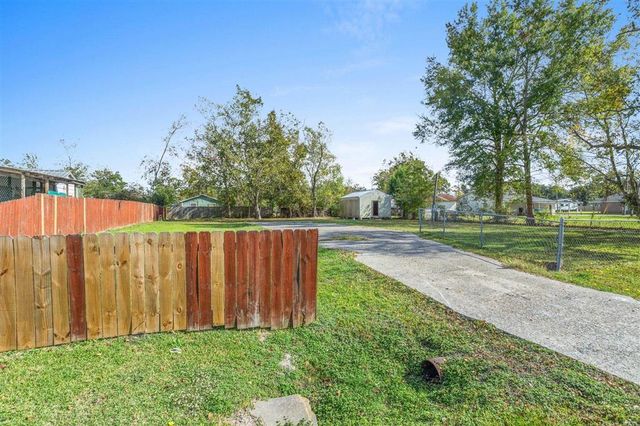 1111 N Huntington Street, Sulphur, LA 70663