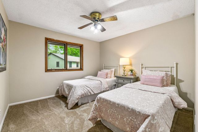 18710 28th Avenue N, Plymouth, MN 55447