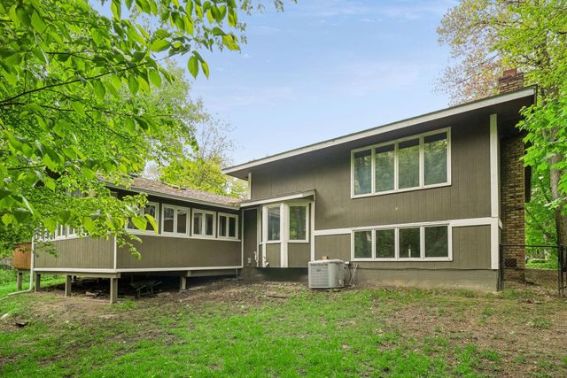 18710 28th Avenue N, Plymouth, MN 55447