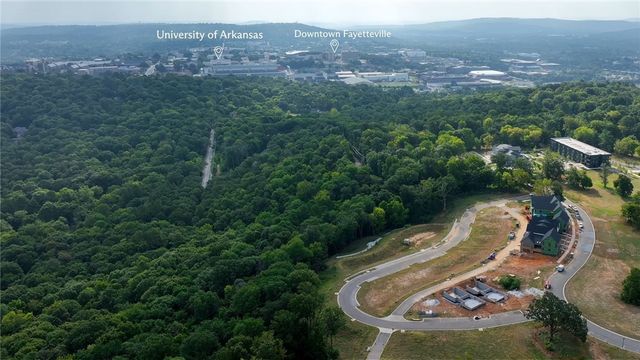 2310 W Markham, Fayetteville, AR 72701