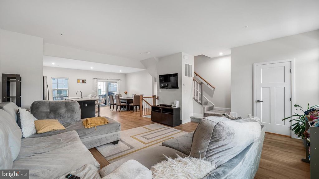 Image 3 of property listing at 4409 SHIRLEY ROSE CT, Upper Marlboro, MD 20772