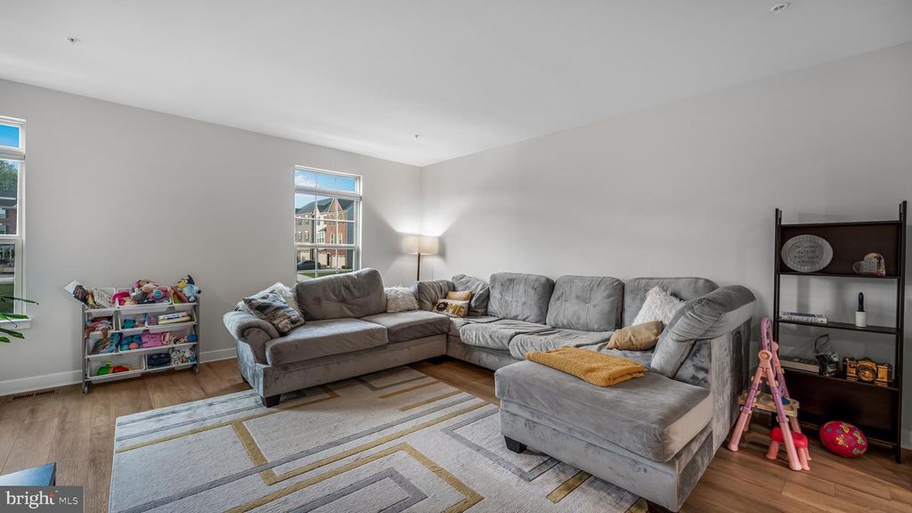 Image 4 of property listing at 4409 SHIRLEY ROSE CT, Upper Marlboro, MD 20772