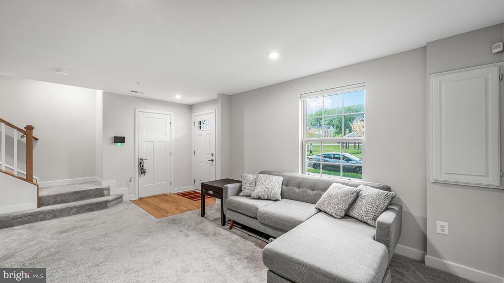 Image 5 of property listing at 4409 SHIRLEY ROSE CT, Upper Marlboro, MD 20772