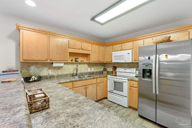 3963 Edgefield St, Pace, FL 32571