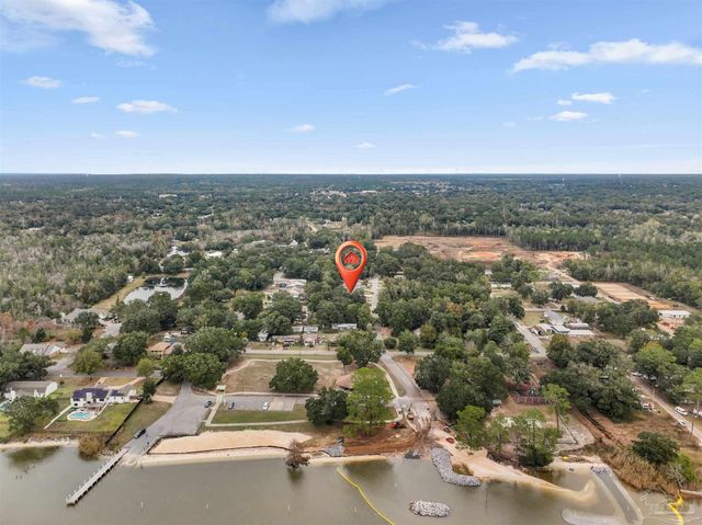 3963 Edgefield St, Pace, FL 32571