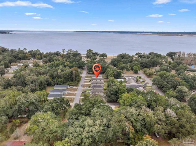 3963 Edgefield St, Pace, FL 32571