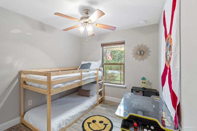 3963 Edgefield St, Pace, FL 32571