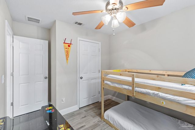 3963 Edgefield St, Pace, FL 32571