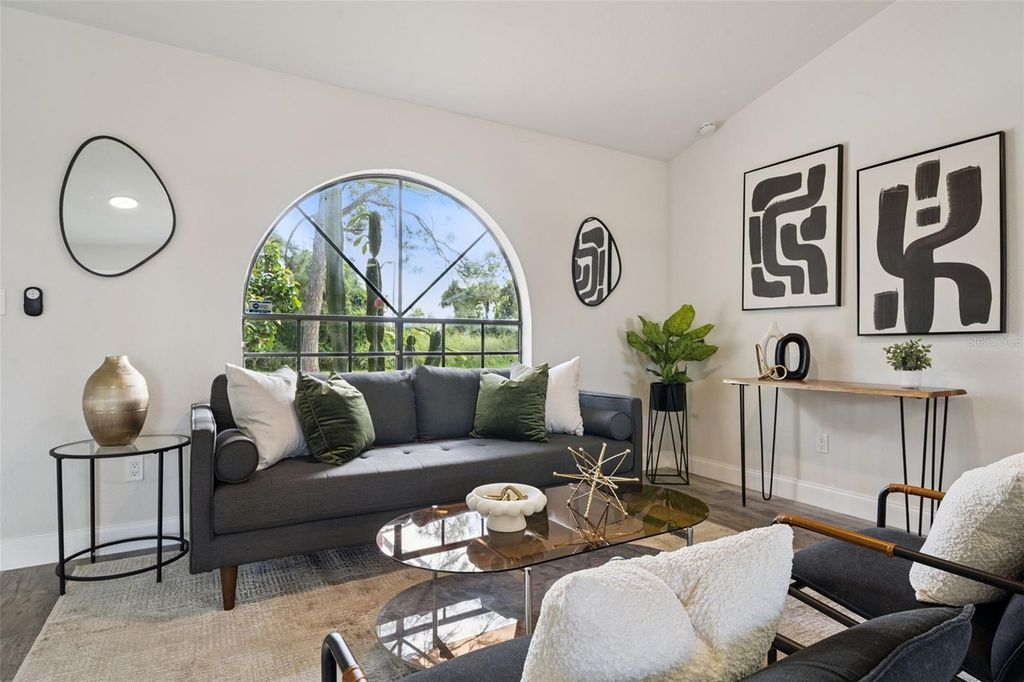 Image 11 of property listing at 664 25TH STREET SW, Vero Beach, FL 32962