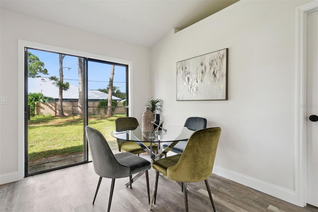 Image 14 of property listing at 664 25TH STREET SW, Vero Beach, FL 32962